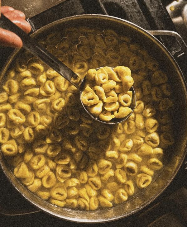 Tortellini calati nel brodo di cappone