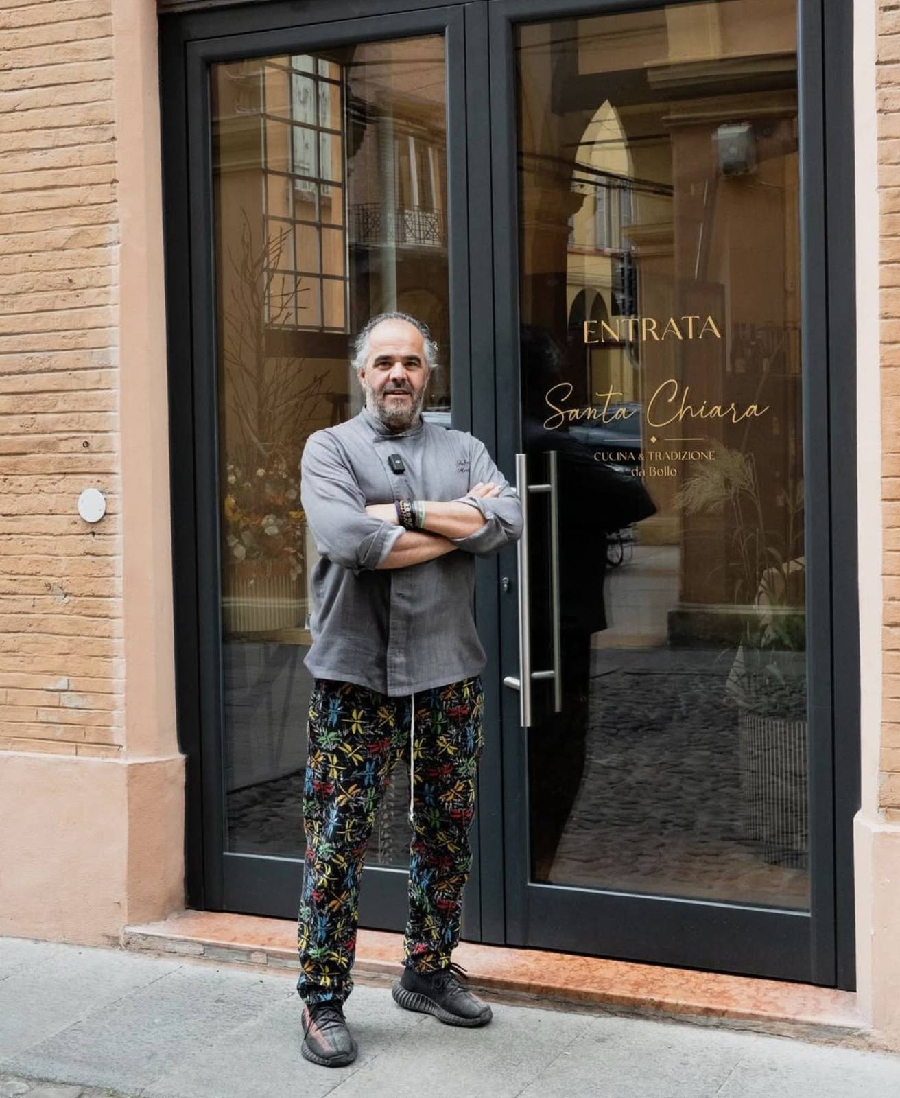 L'ingresso dell'Osteria Santa Chiara in Via Ruggera a Modena